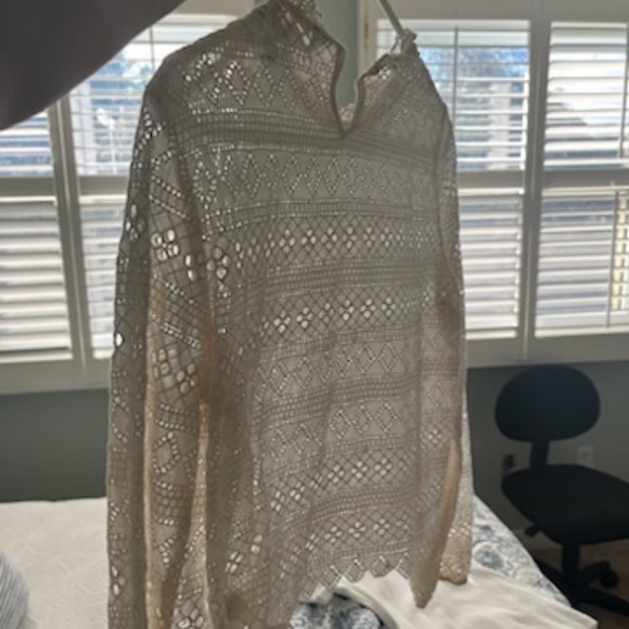 Eyelet Blouse - Picture 2 of 3